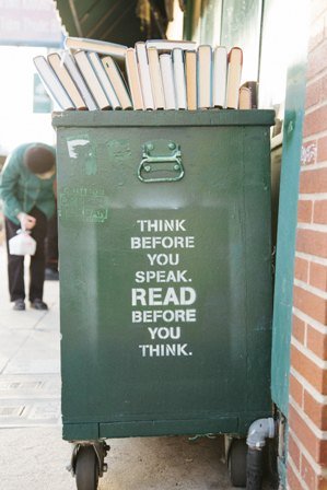 Read more about the article Top 7 Traits of Pseudo-Intellectuals